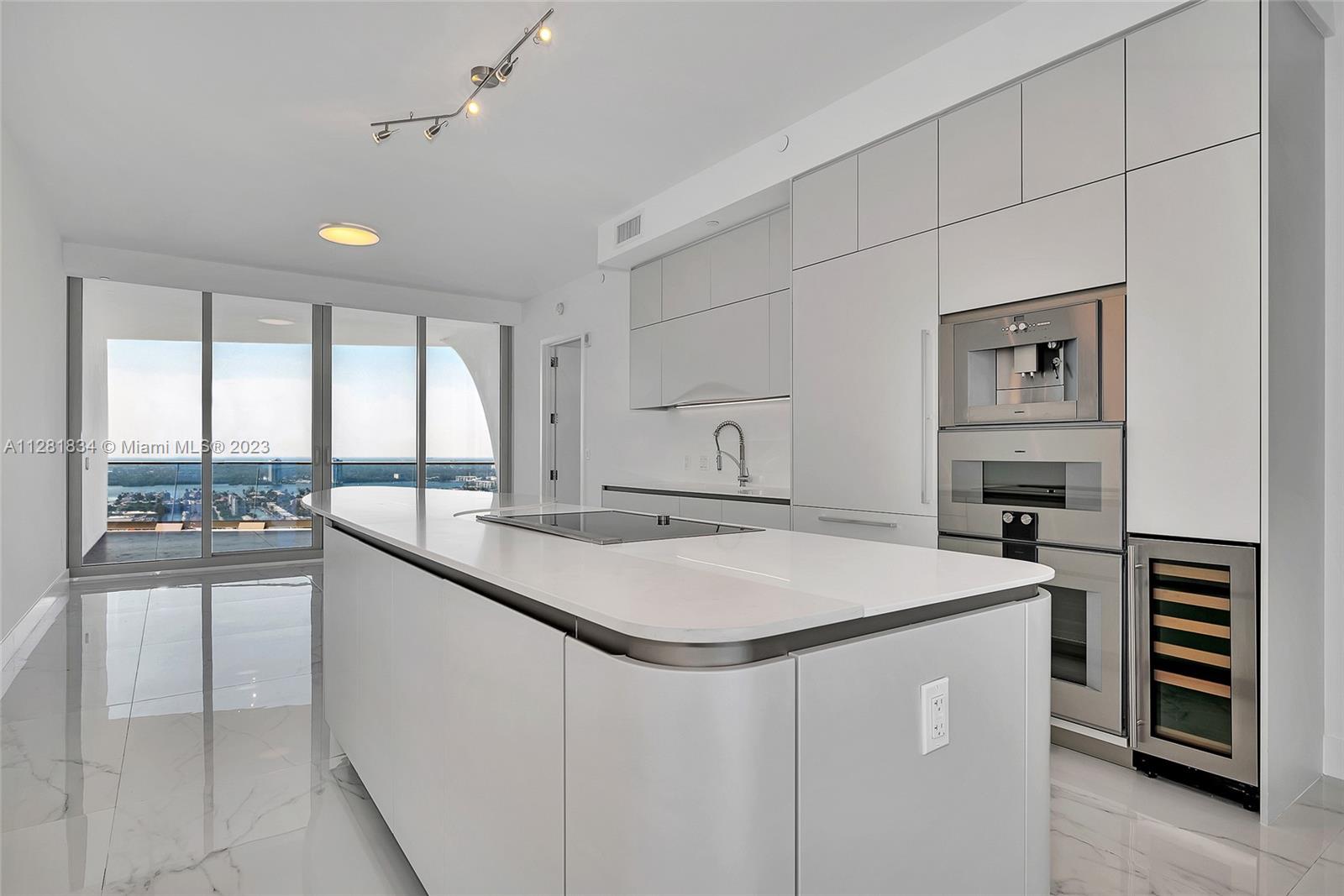 JADE SIGNATURE CONDO - Residential