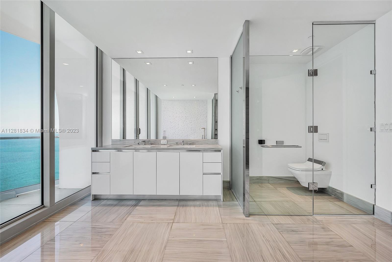 JADE SIGNATURE CONDO - Residential