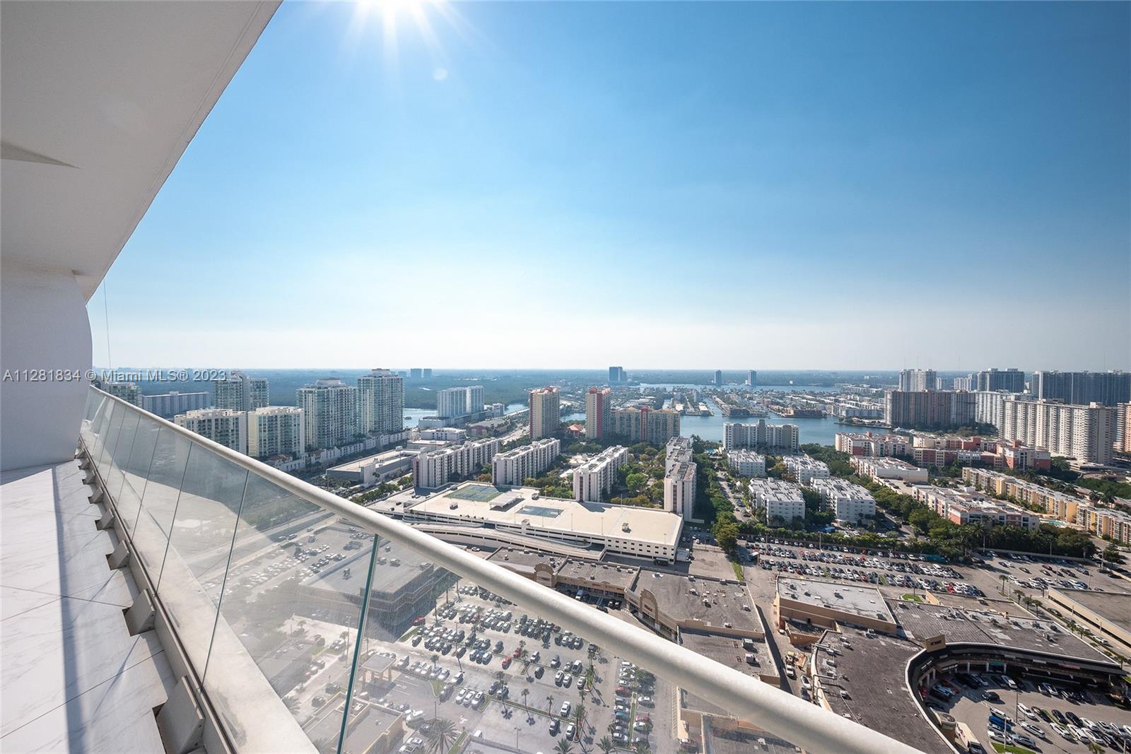 JADE SIGNATURE CONDO - Residential