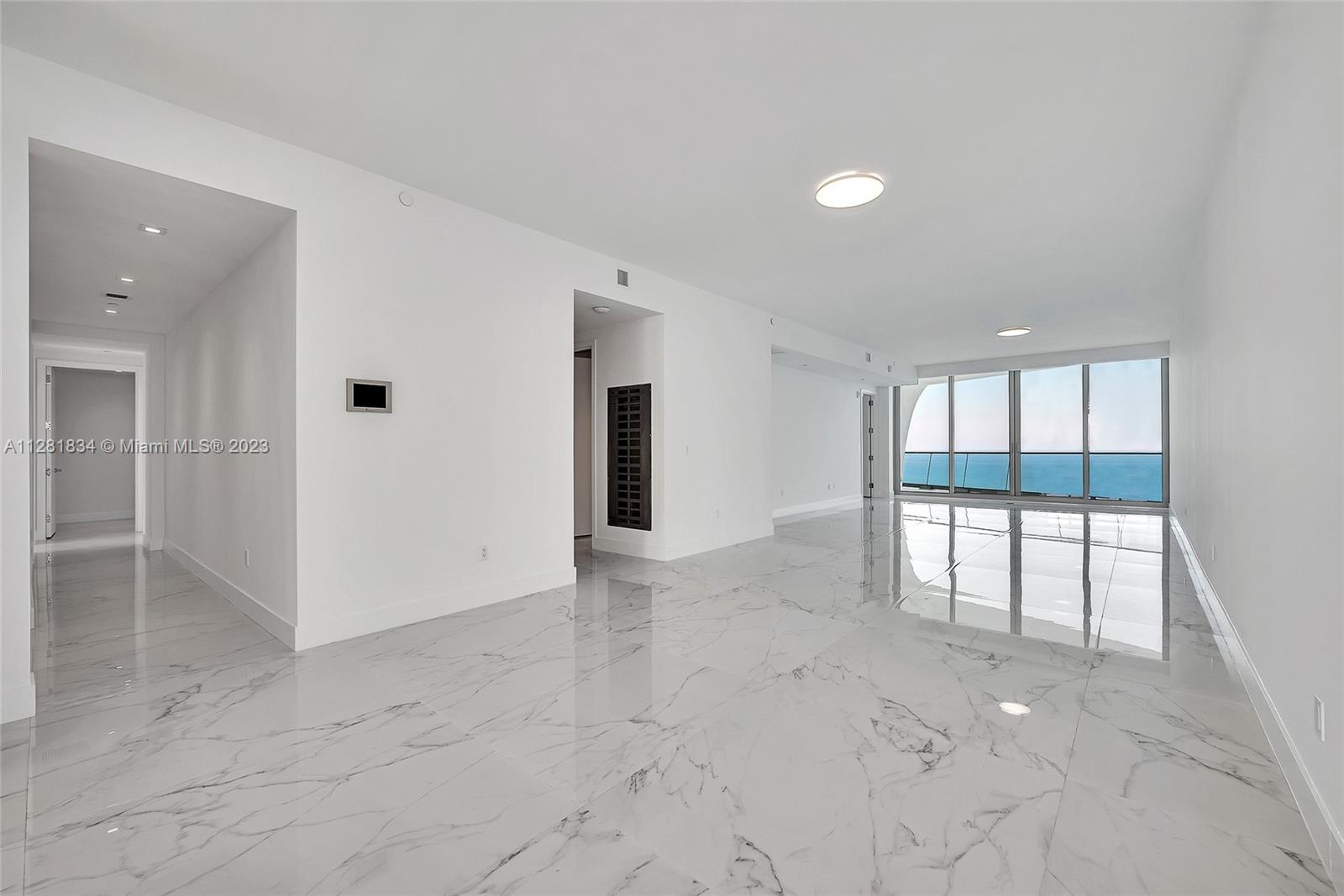 JADE SIGNATURE CONDO - Residential