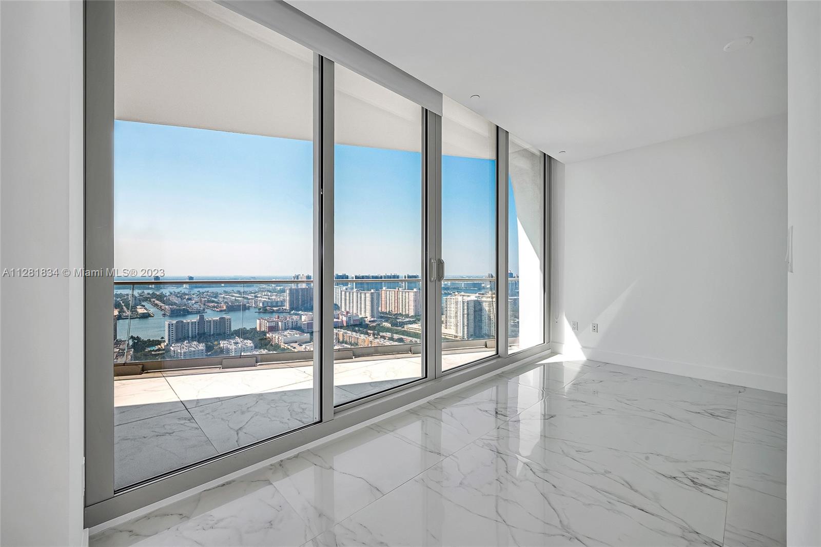 JADE SIGNATURE CONDO - Residential