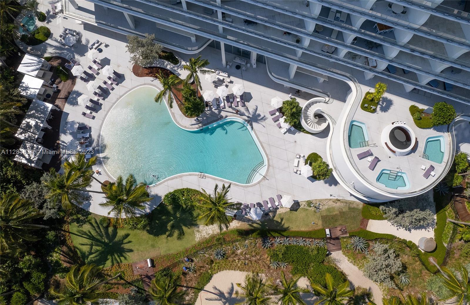 JADE SIGNATURE CONDO - Residential