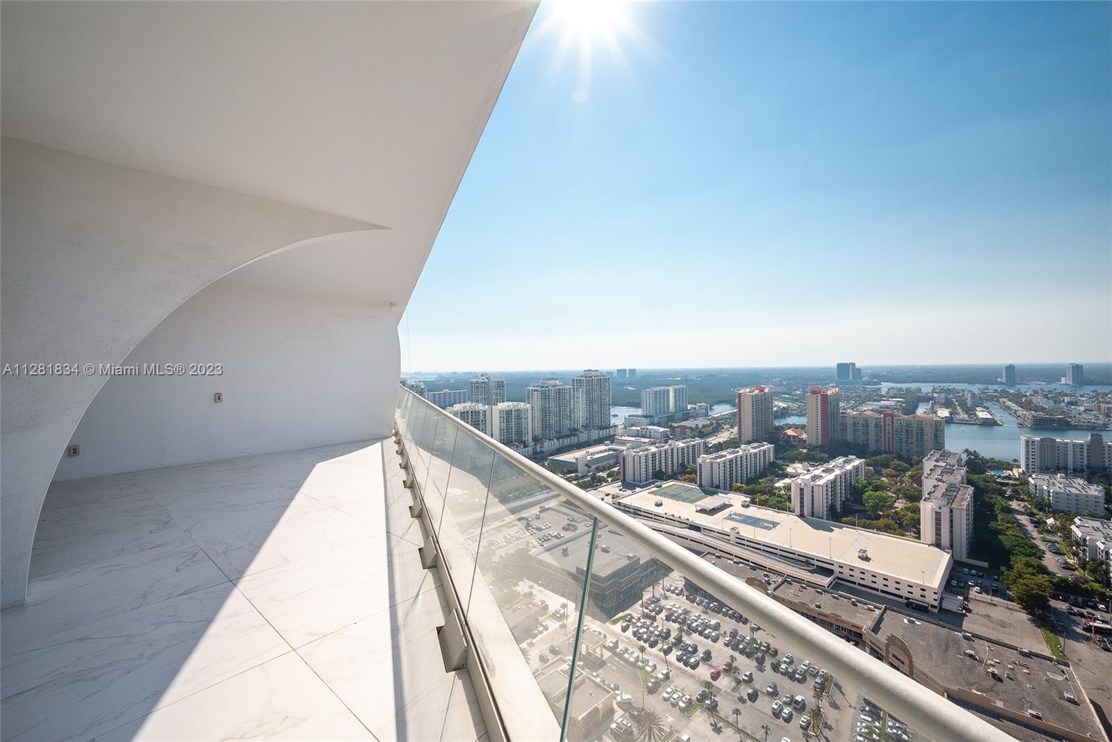 JADE SIGNATURE CONDO - Residential