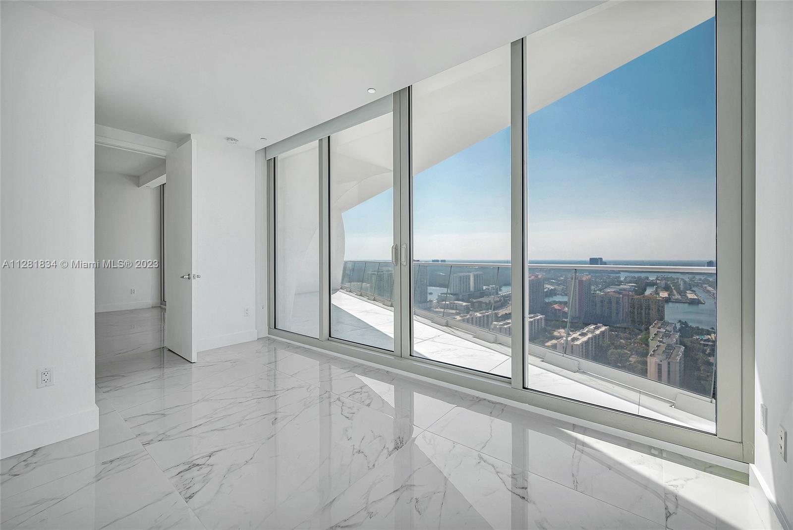 JADE SIGNATURE CONDO - Residential