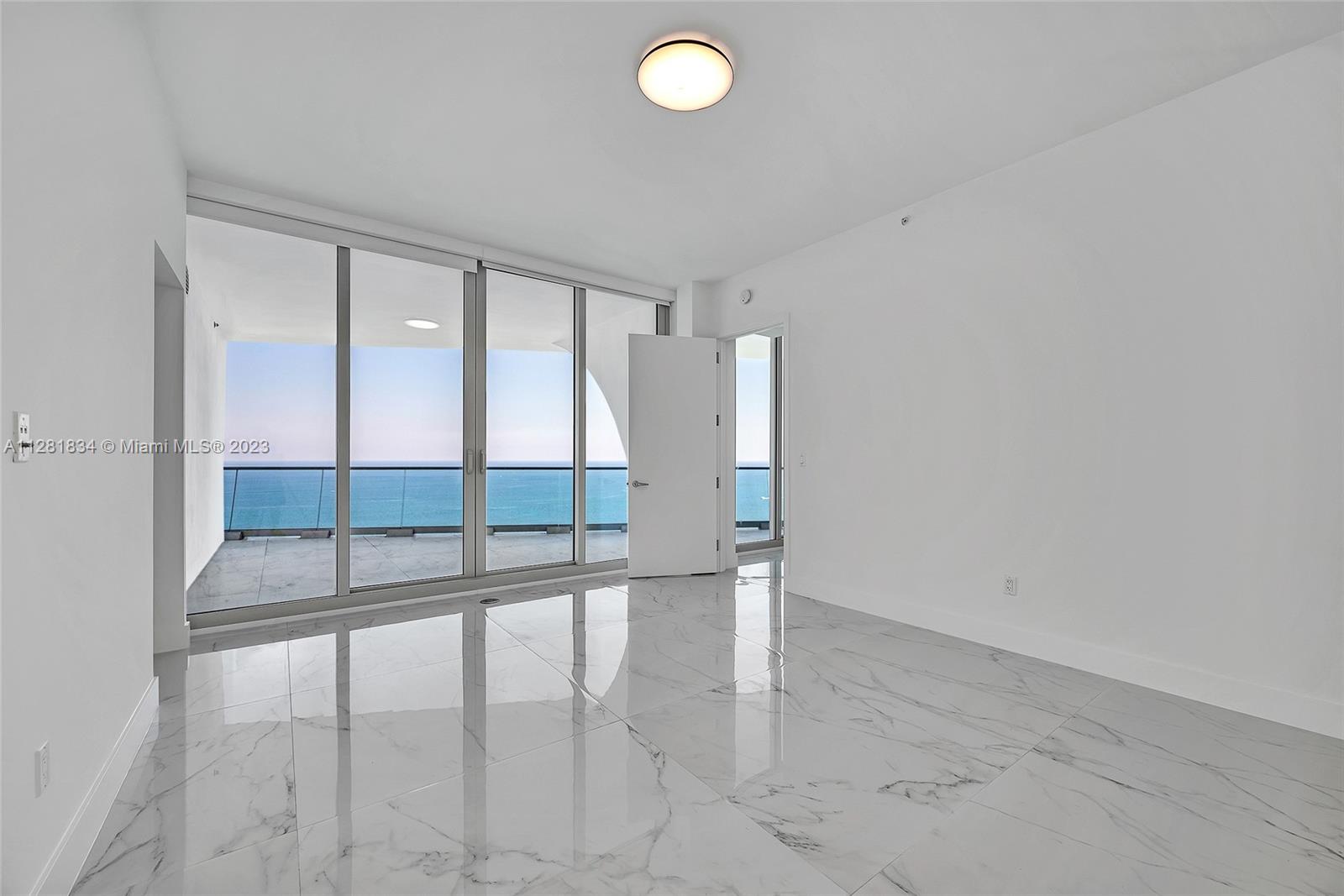 JADE SIGNATURE CONDO - Residential