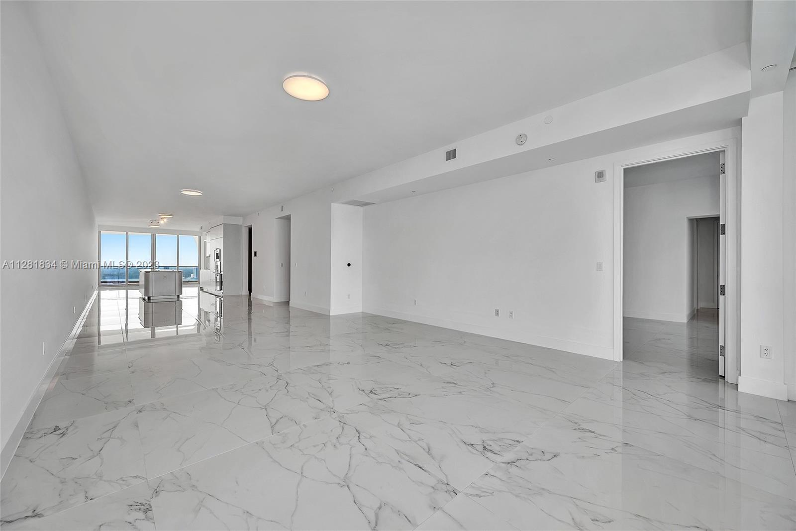 JADE SIGNATURE CONDO - Residential