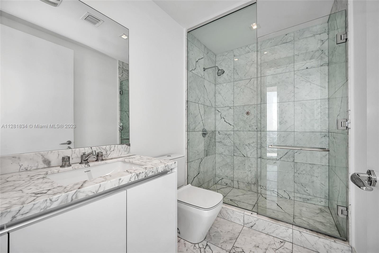 JADE SIGNATURE CONDO - Residential