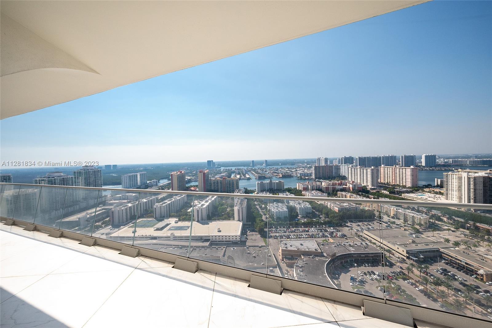 JADE SIGNATURE CONDO - Residential