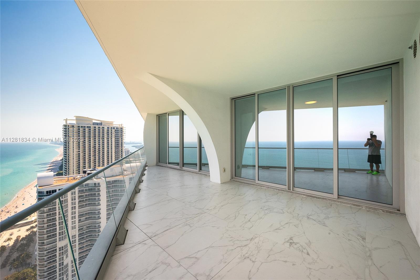 JADE SIGNATURE CONDO - Residential