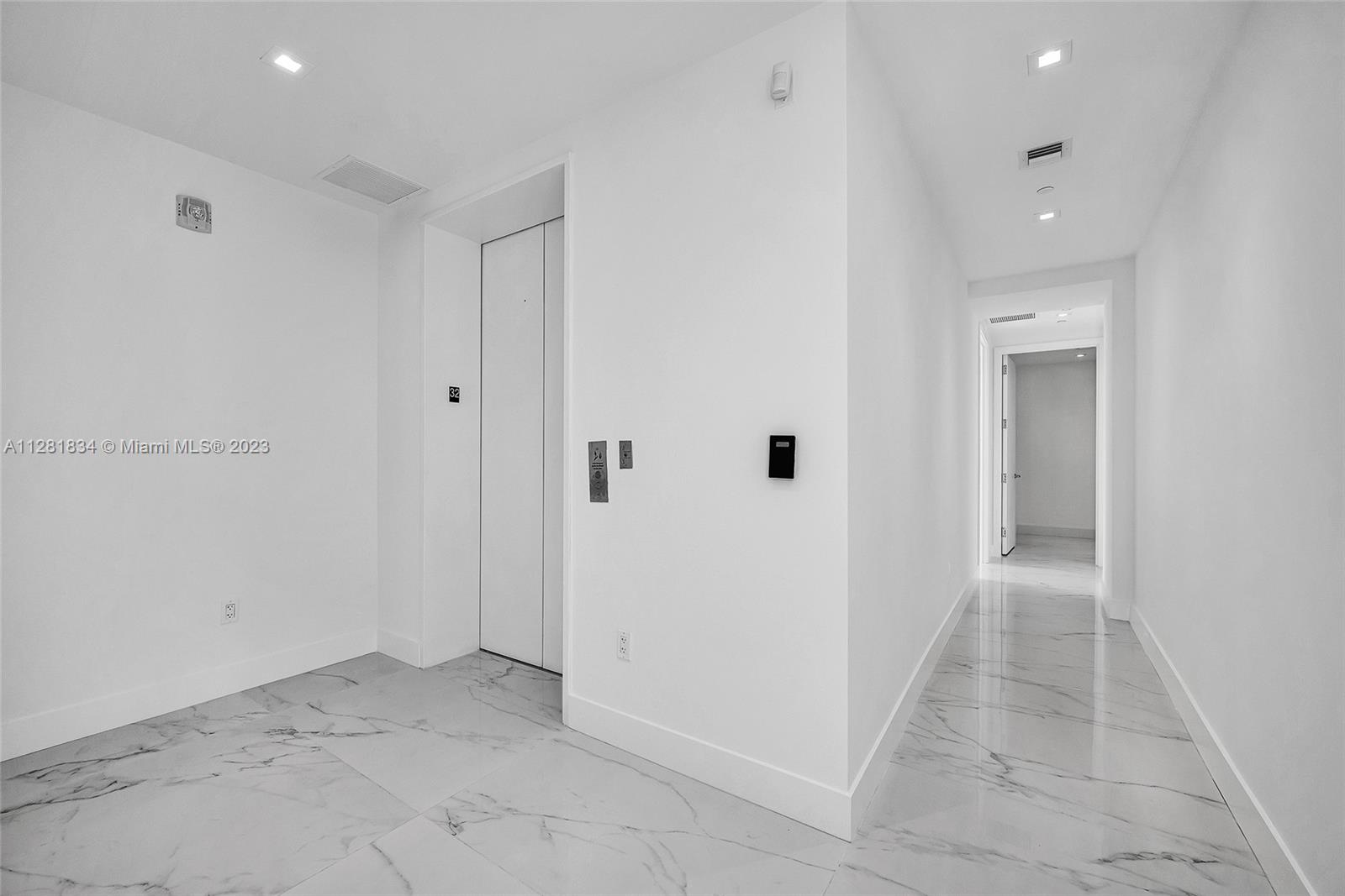 JADE SIGNATURE CONDO - Residential