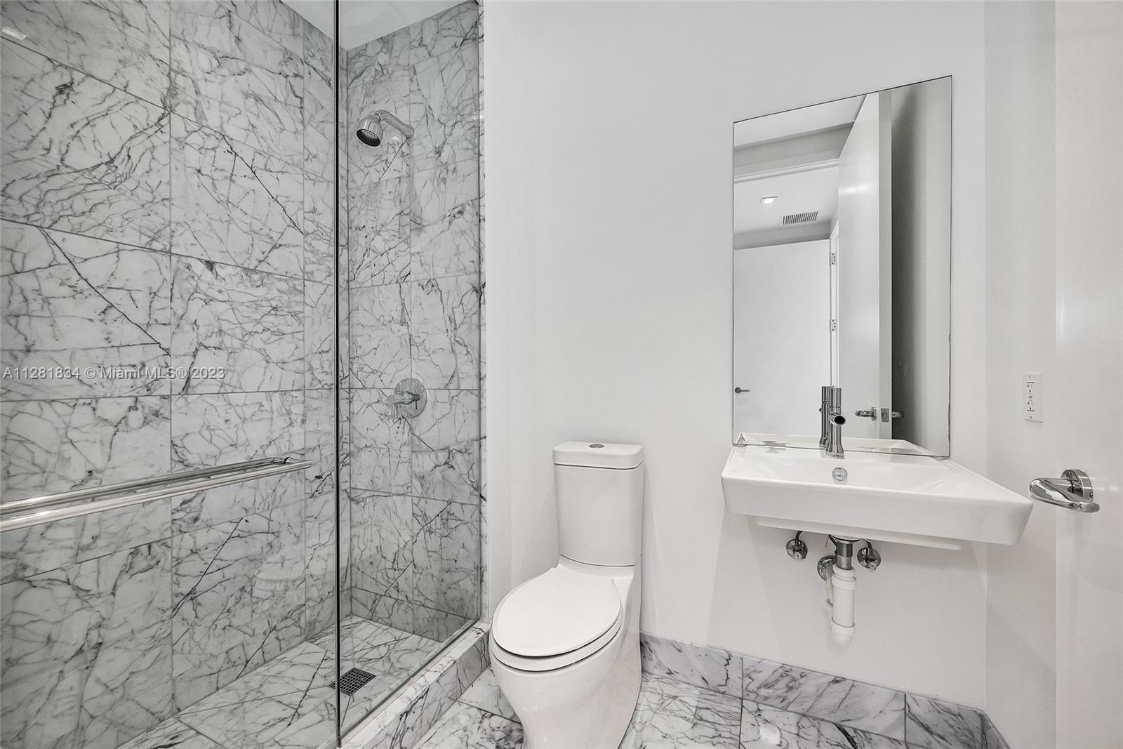 JADE SIGNATURE CONDO - Residential