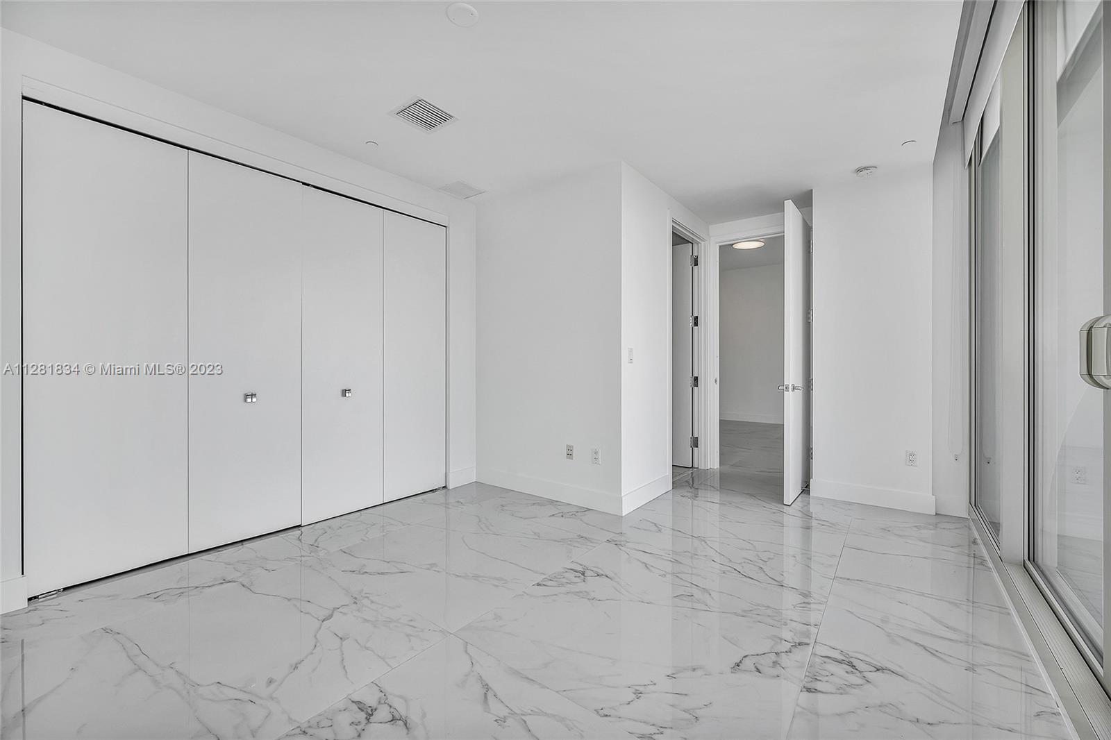 JADE SIGNATURE CONDO - Residential