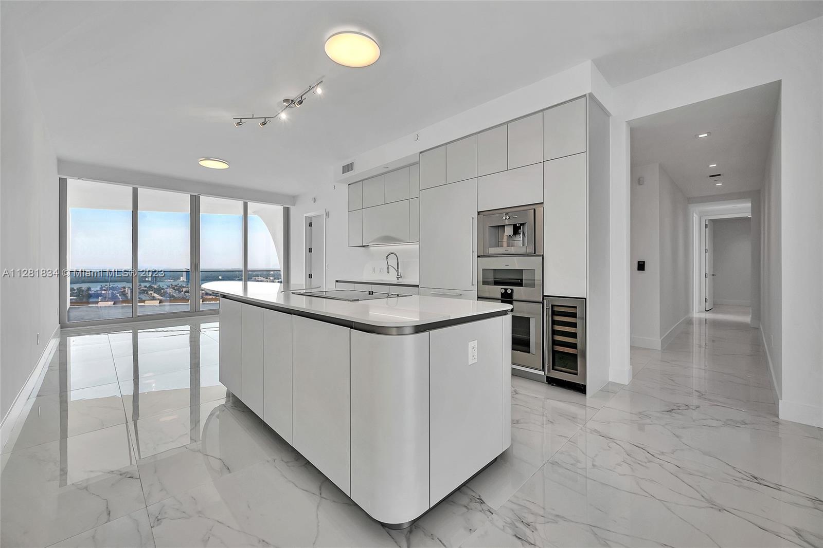 JADE SIGNATURE CONDO - Residential