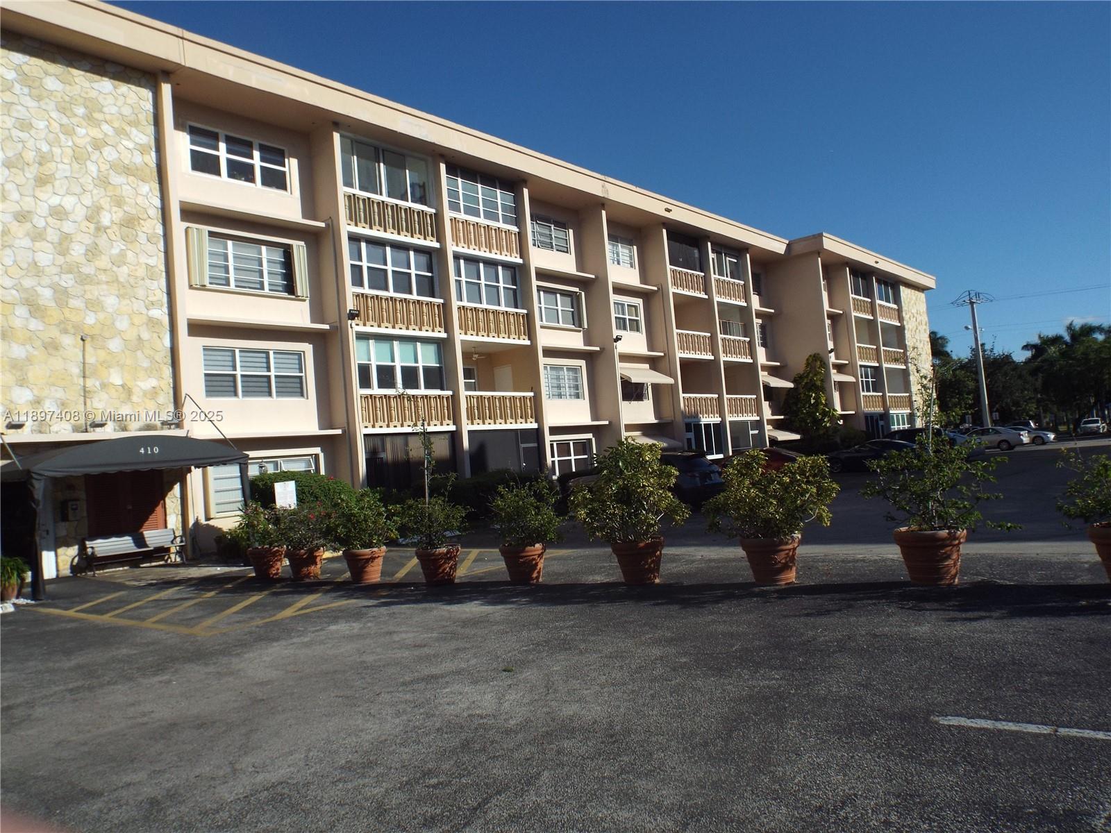 410 SE 2nd St 102