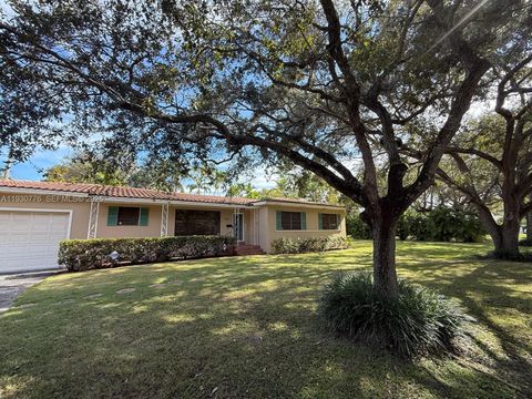 Photo of 1721 Columbus Blvd, Coral Gables, FL 33134 (MLS # A11930776)