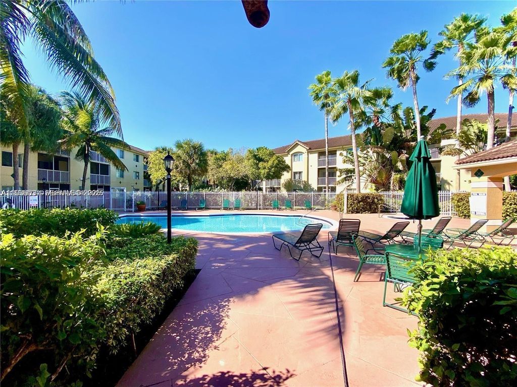 Photo of 440 S Park Rd #4-308, Hollywood, FL 33021 (MLS # A11936531)