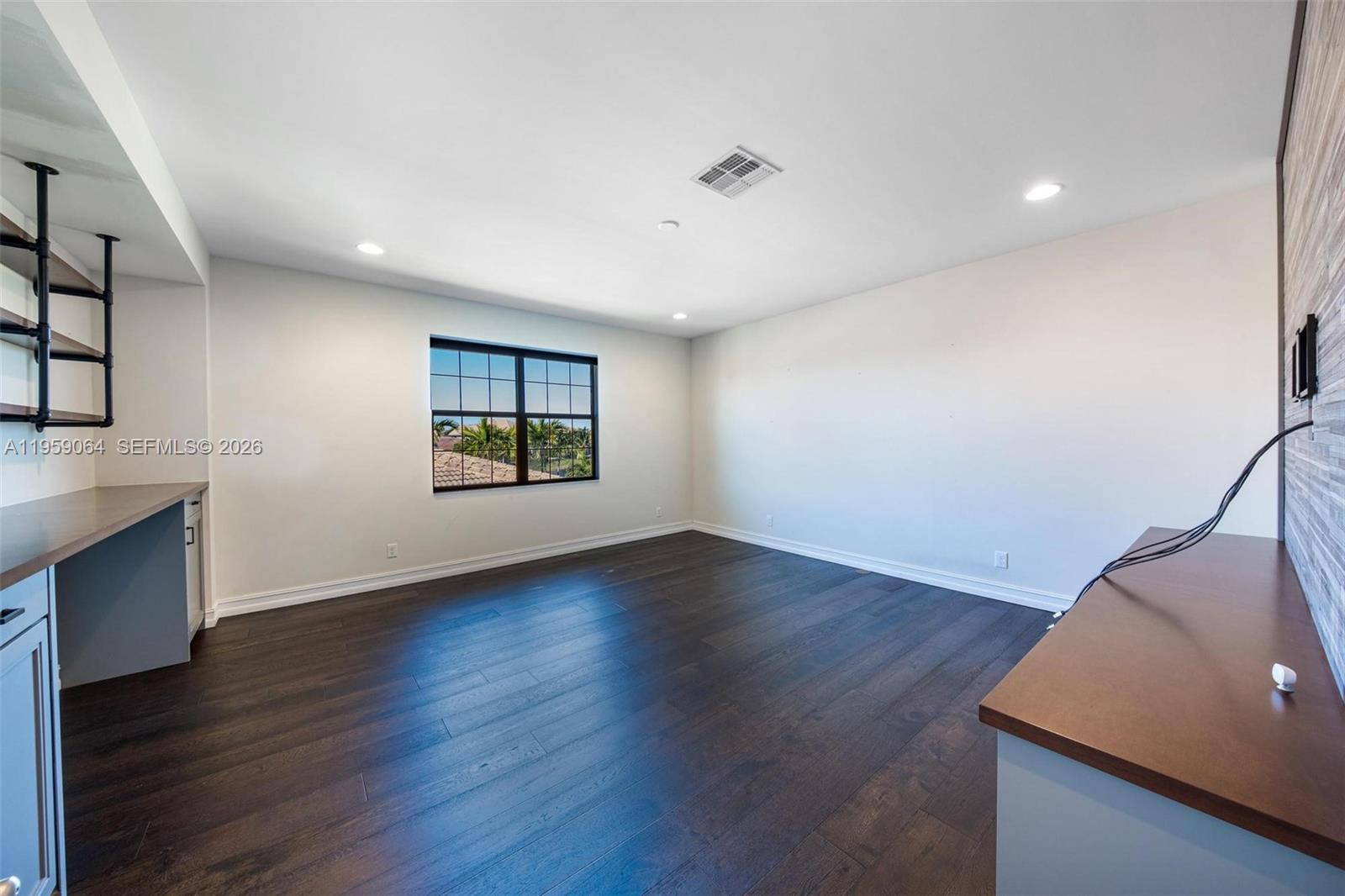 BRUSCHI PROPERTY - Residential