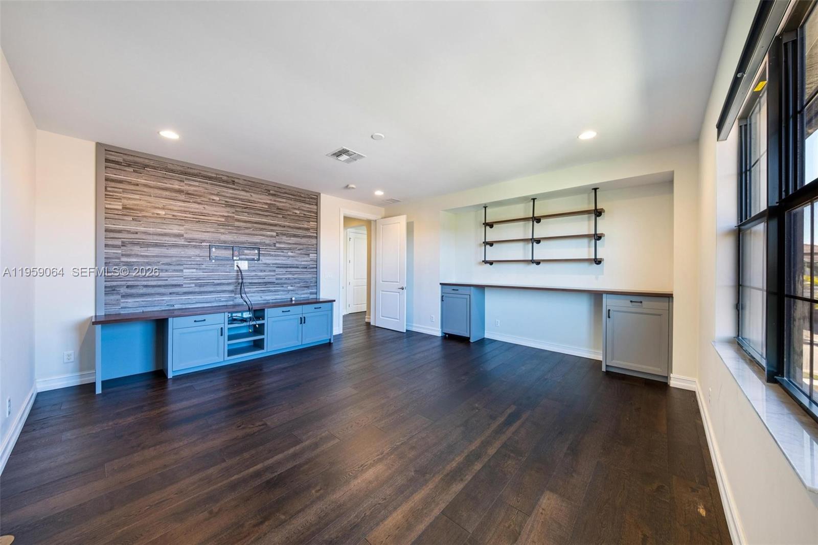 BRUSCHI PROPERTY - Residential