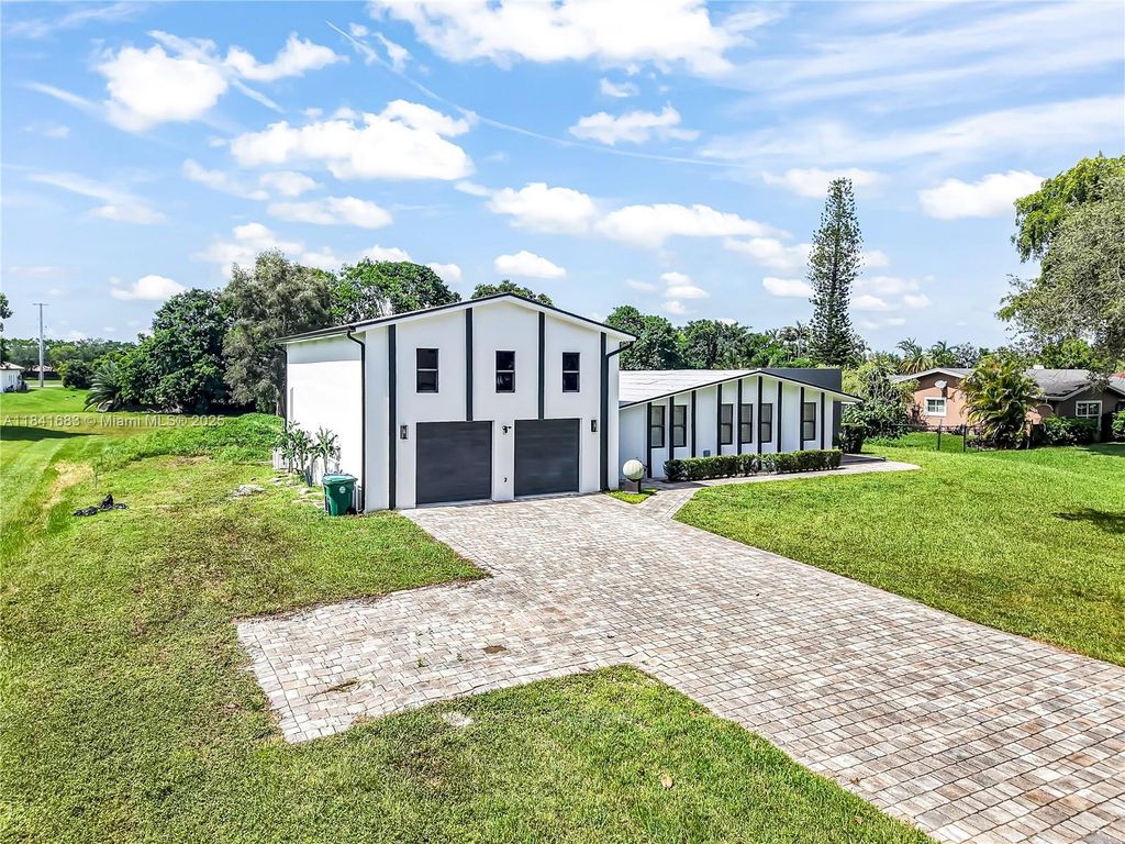 Photo of 17101 SW 48th St, Southwest Ranches, FL 33331 (MLS # A11841683)