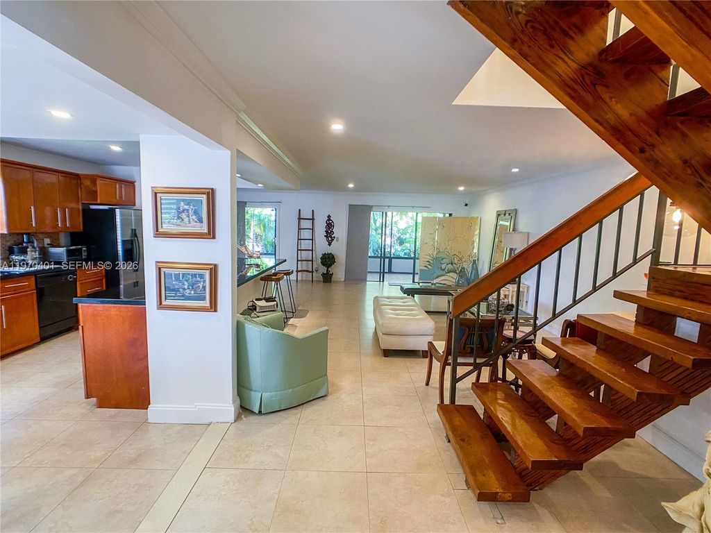 Photo of 956 Mockingbird Ln #500, Plantation, FL 33324 (MLS # A11970401)