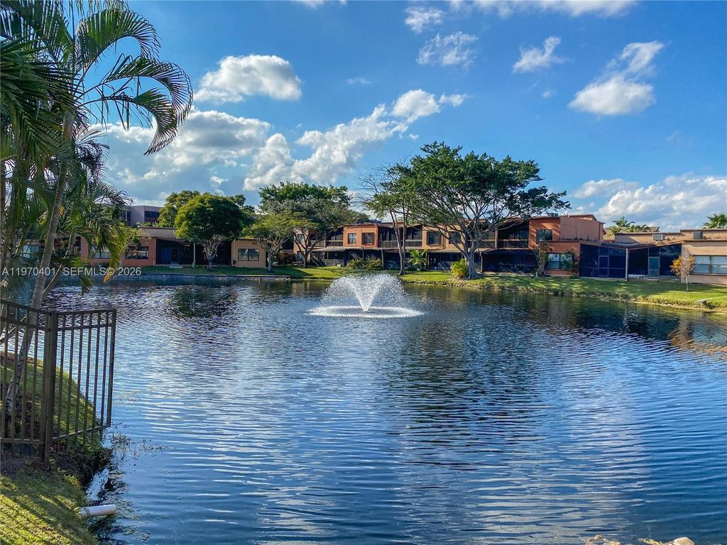 Photo of 956 Mockingbird Ln #500, Plantation, FL 33324 (MLS # A11970401)