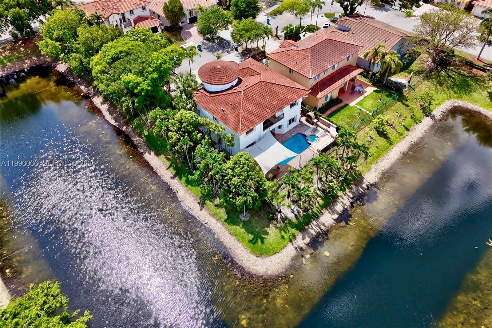 RENAISSANCE ESTATES - Residential