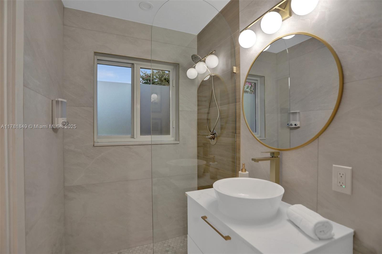 TROPICAL MANORS ADD-RESUB - Residential