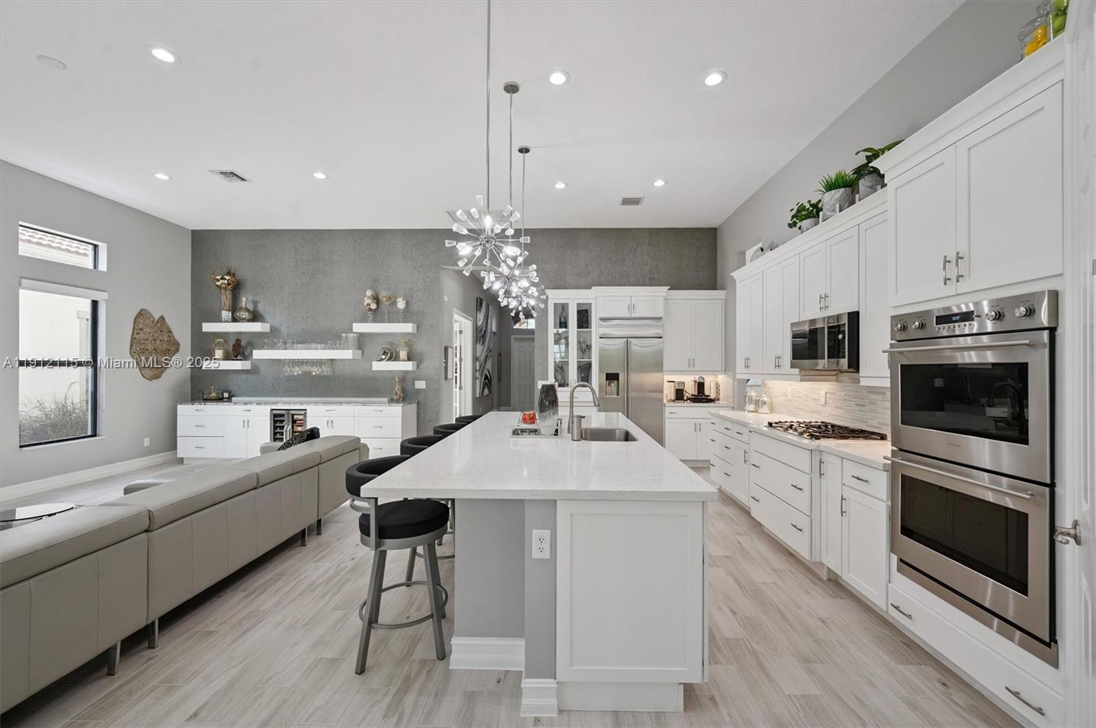 PARKLAND ROYALE - Residential