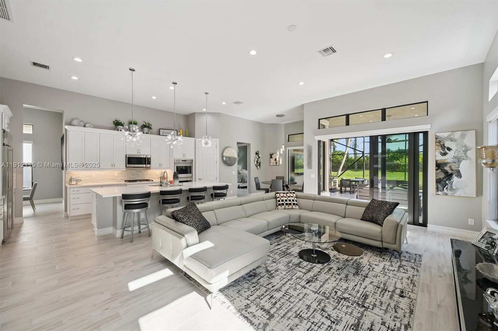 PARKLAND ROYALE - Residential