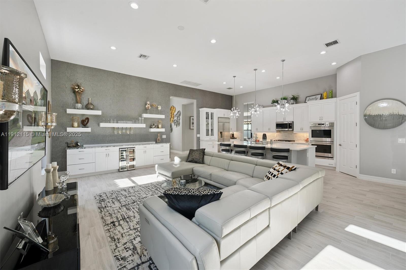 PARKLAND ROYALE - Residential