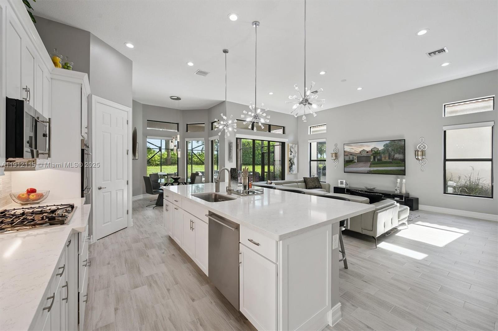 PARKLAND ROYALE - Residential