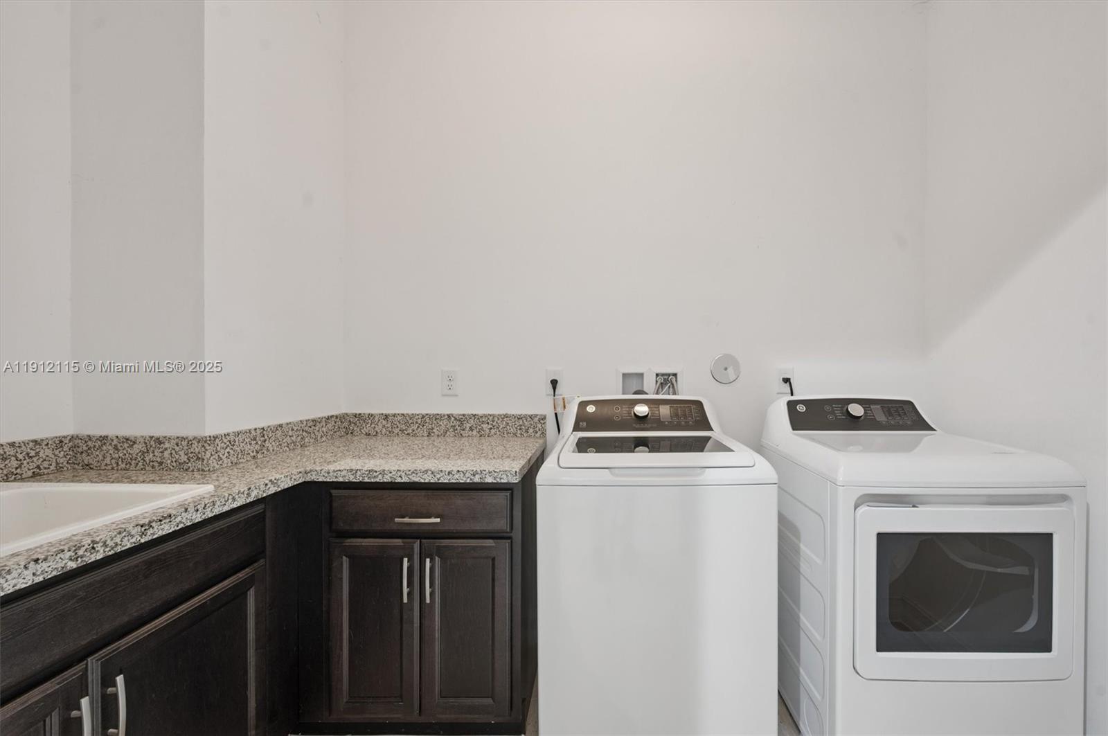 PARKLAND ROYALE - Residential