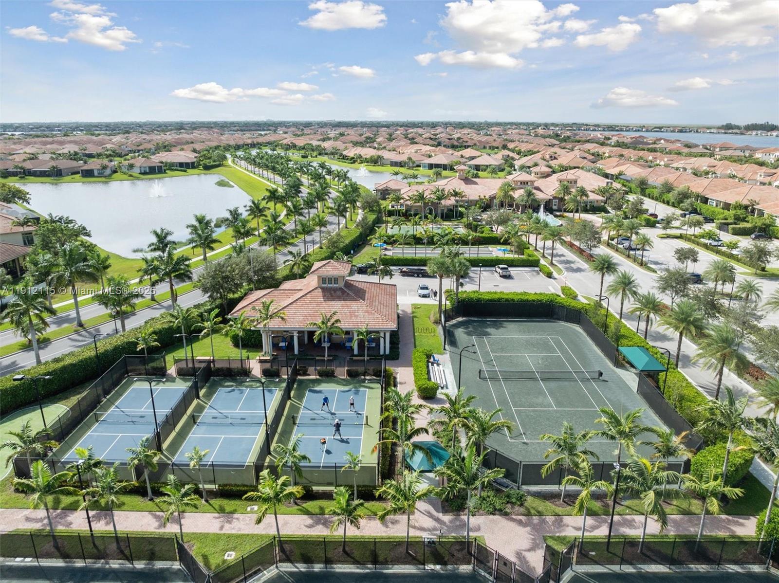 PARKLAND ROYALE - Residential