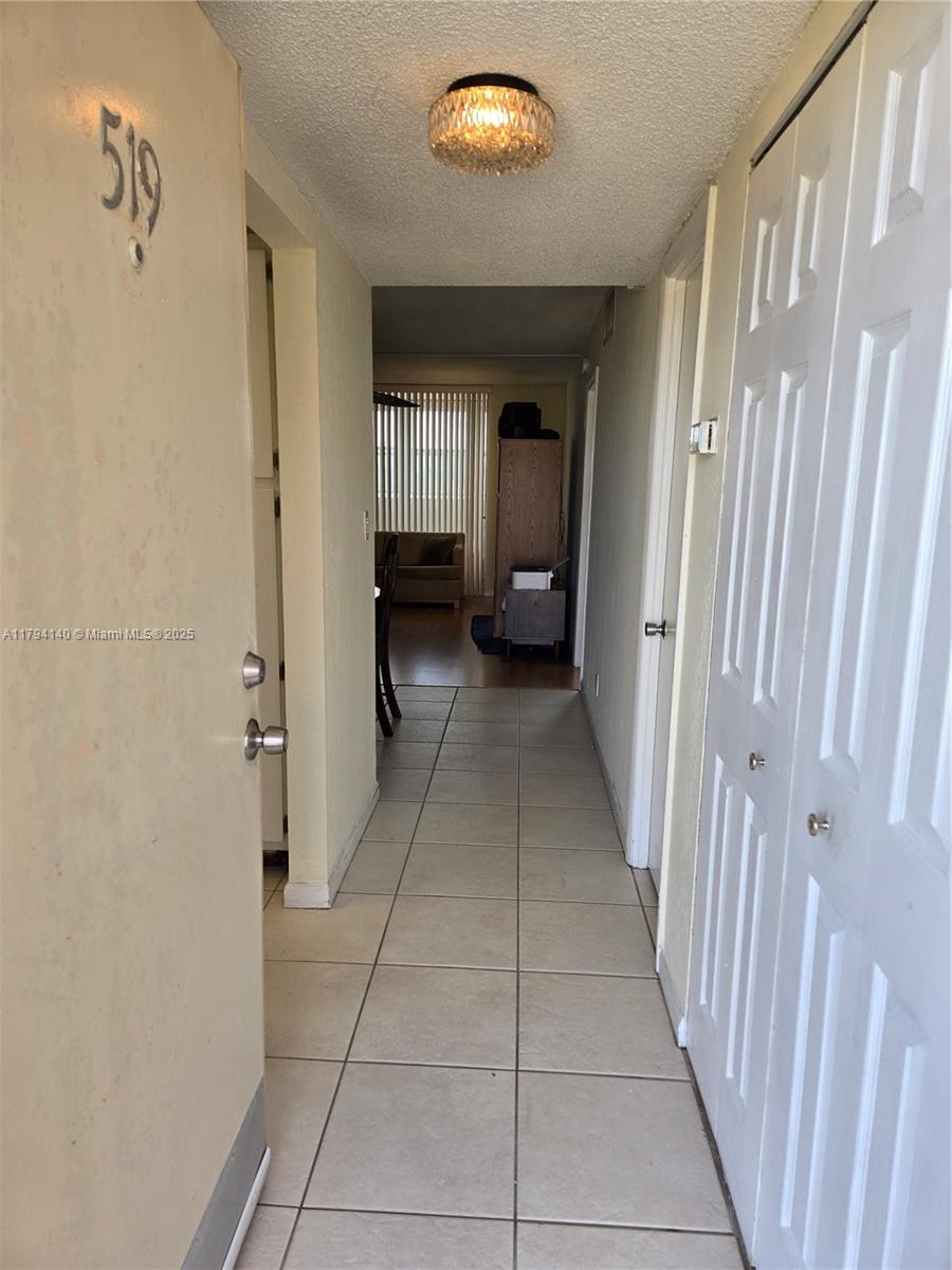 Property for Sale at 406 Nw 68th Ave 519, Plantation, Miami-Dade County, Florida - Bedrooms: 1 
Bathrooms: 2  - $167,000