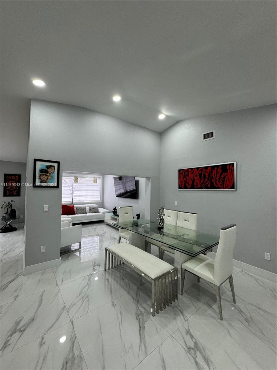 FOREST VIEW SUB - Residential Lease