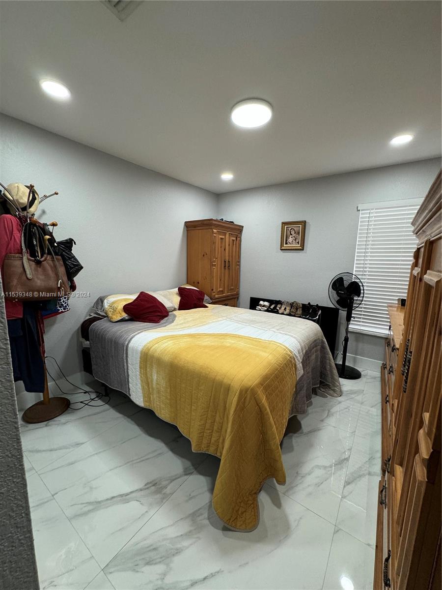 FOREST VIEW SUB - Residential Lease