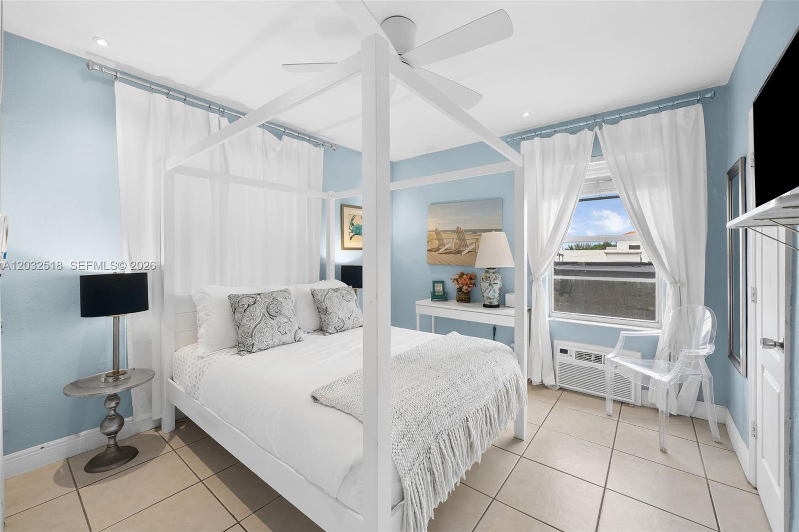 3030 Collins Ave 4E