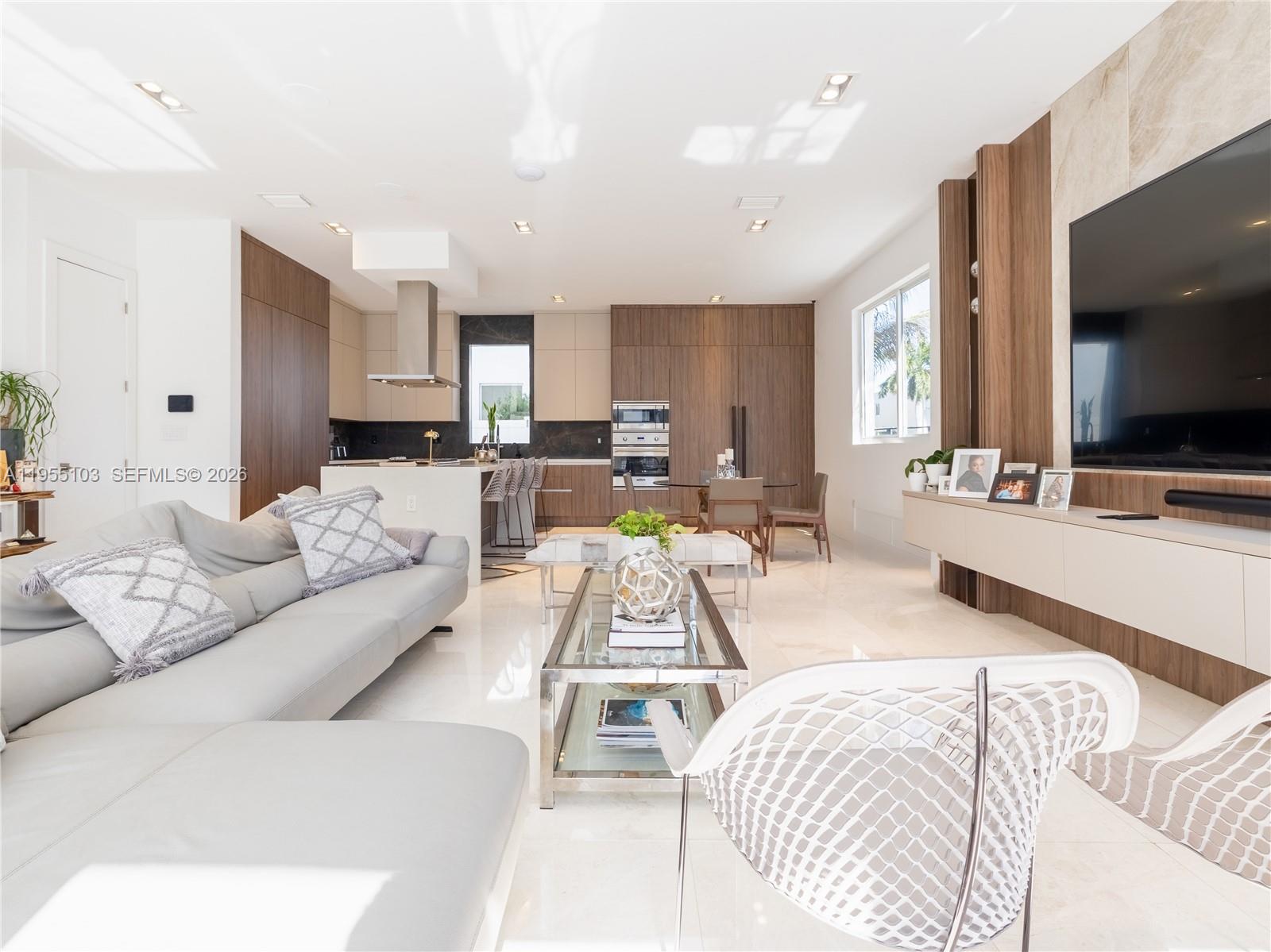 DORAL COMMONS RESIDENTIAL - Residential