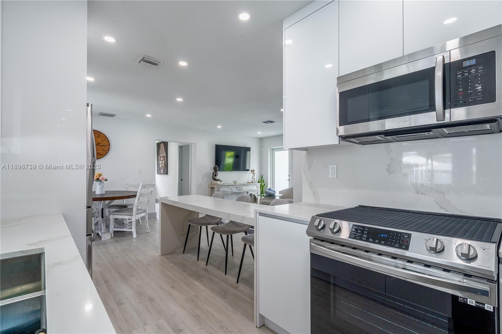 WESTWOOD LAKE 9TH ADDN - Residential