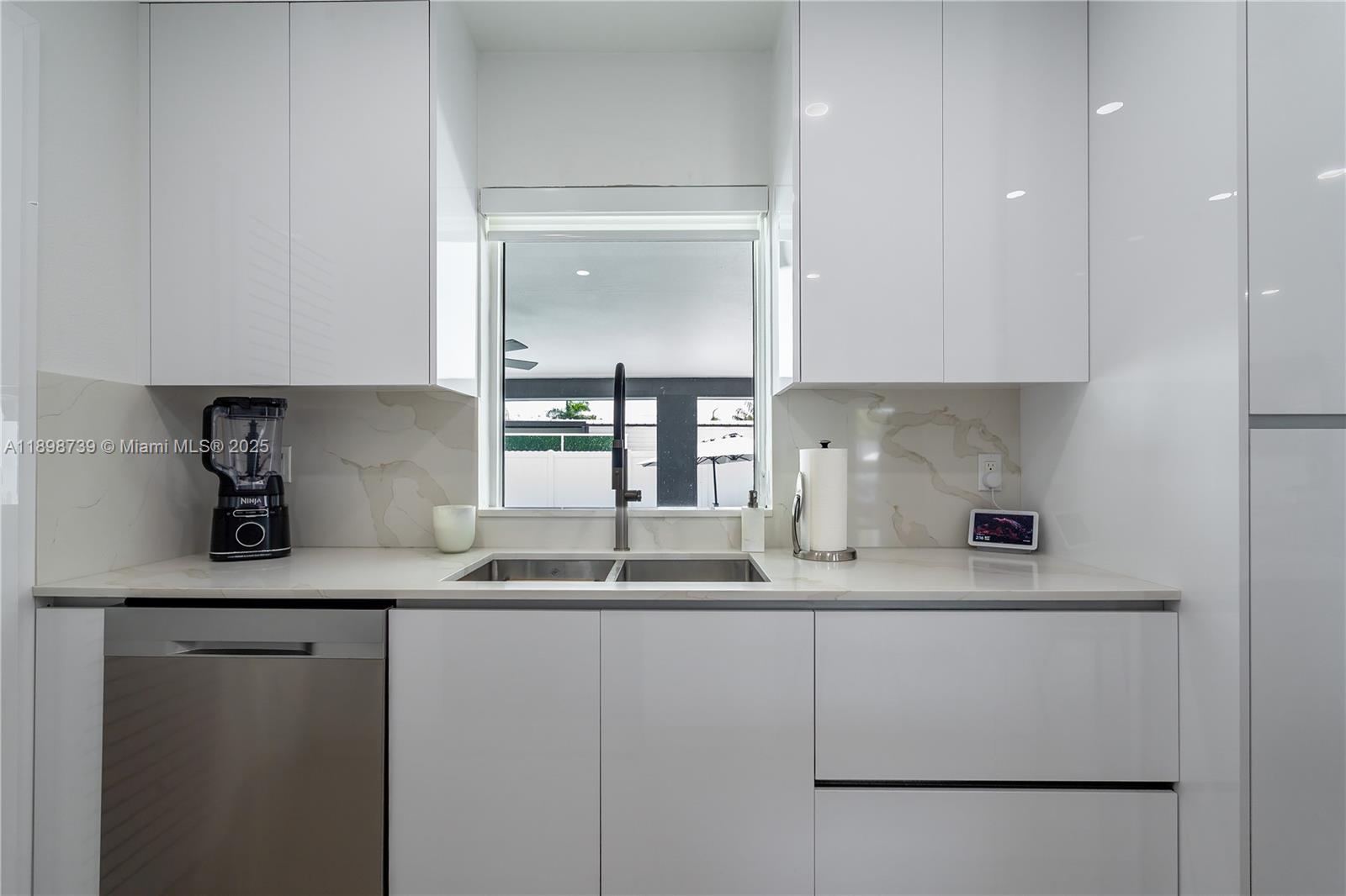 WESTWOOD LAKE 9TH ADDN - Residential