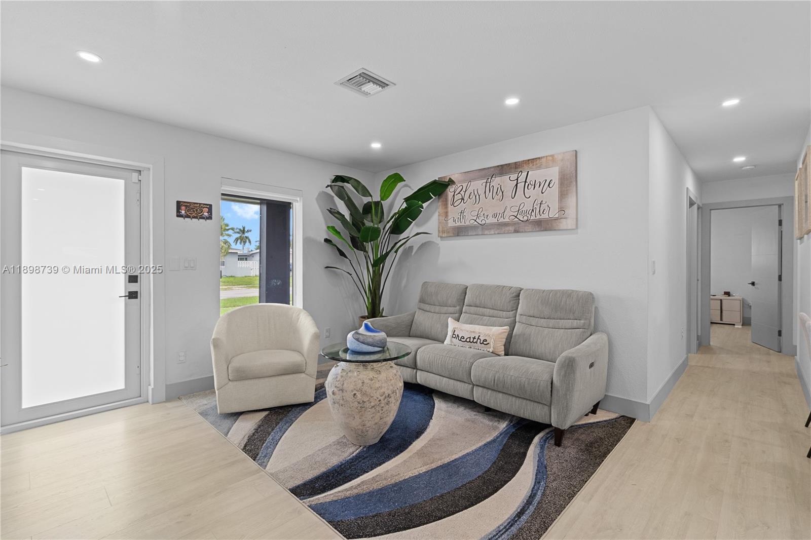 11350 SW 57th St, Miami, FL, 33173/$925,000 2 11350 SW 57th St