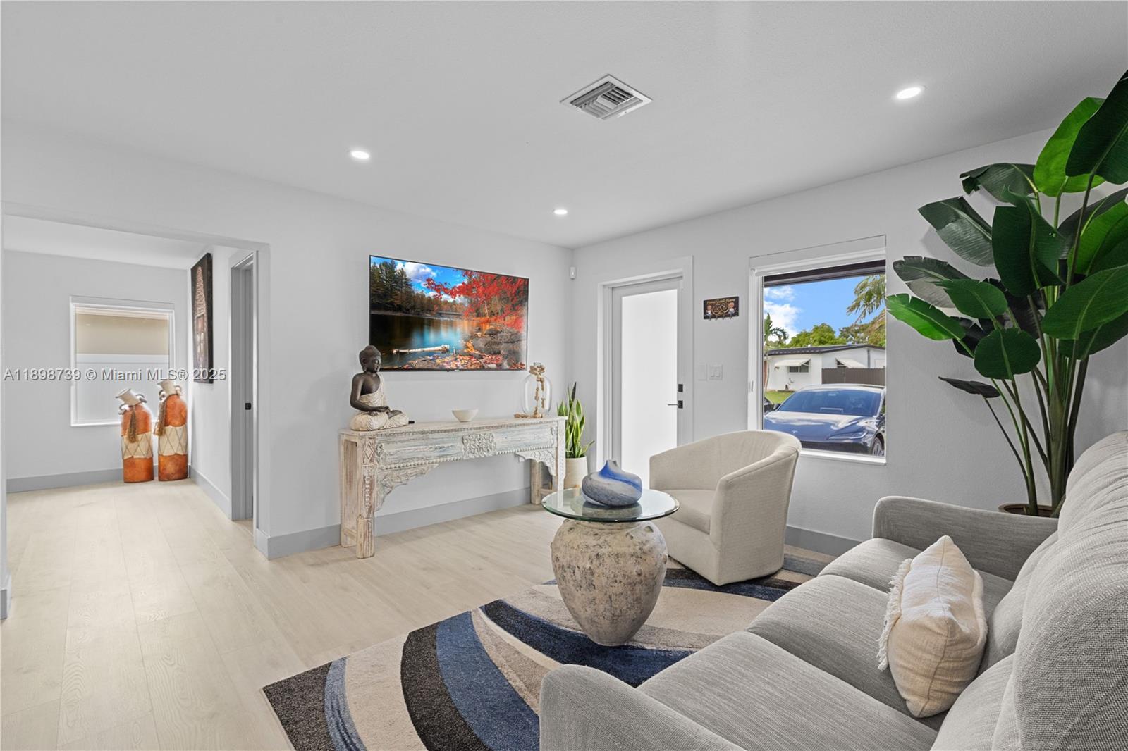 11350 SW 57th St, Miami, FL, 33173/$925,000 3 11350 SW 57th St