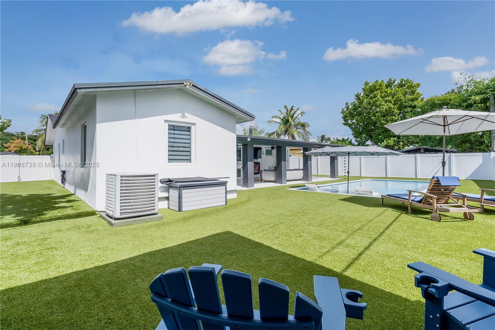 WESTWOOD LAKE 9TH ADDN - Residential