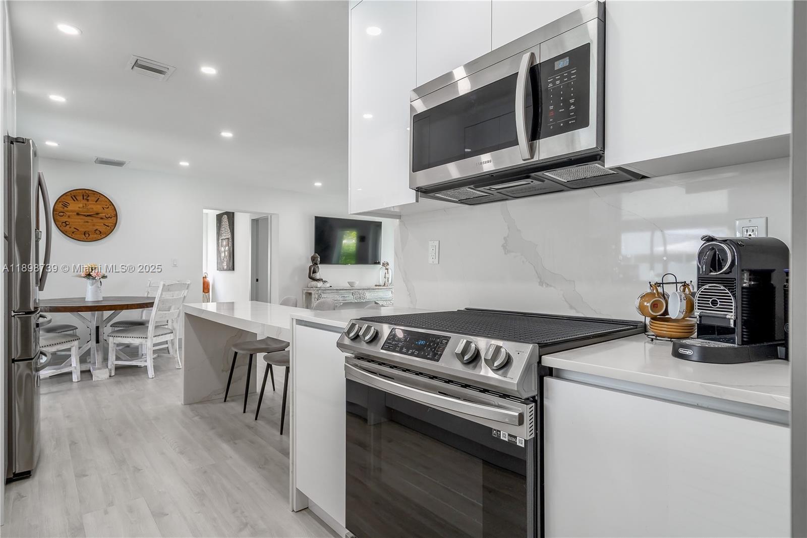 WESTWOOD LAKE 9TH ADDN - Residential