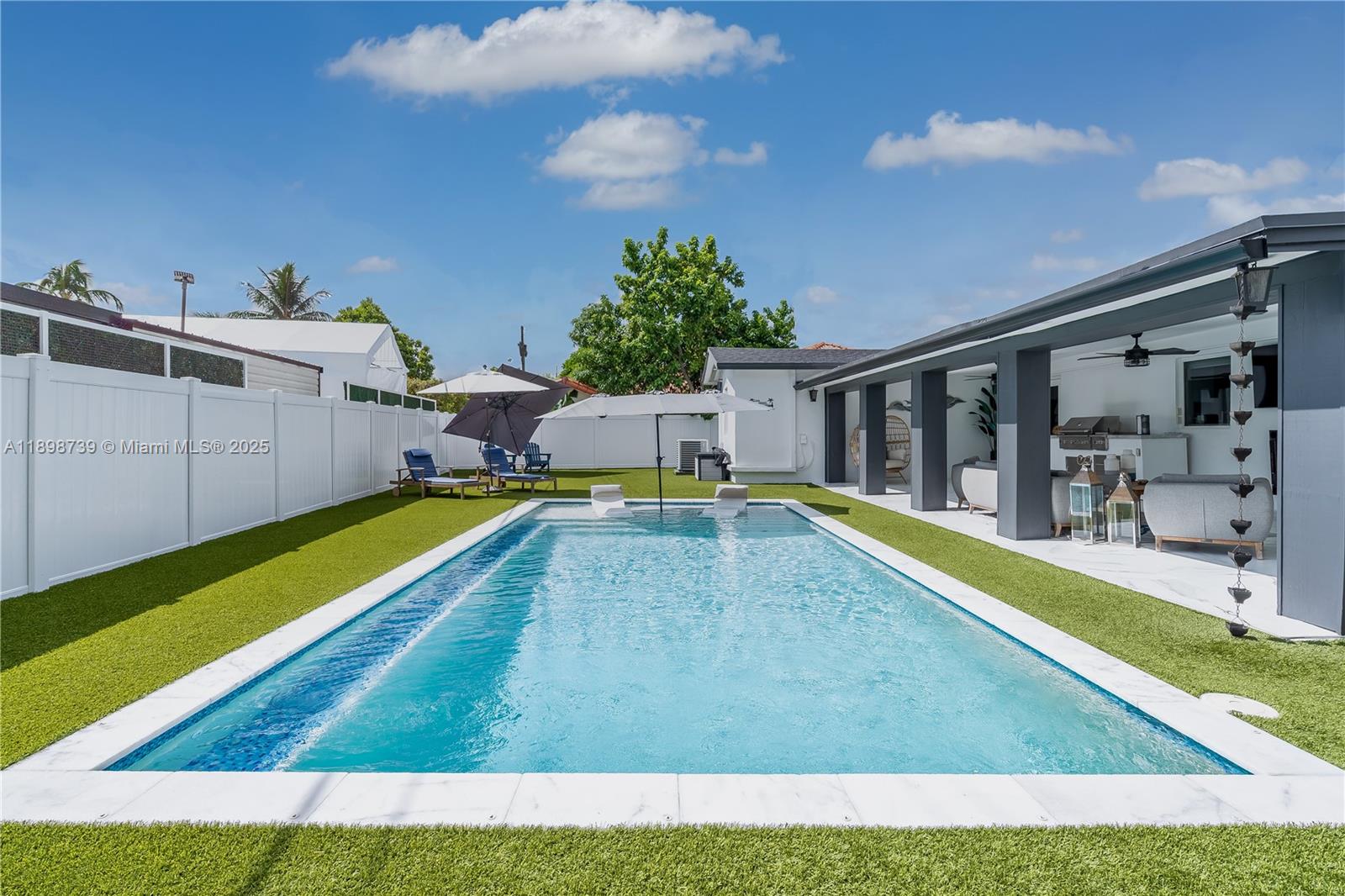 WESTWOOD LAKE 9TH ADDN - Residential