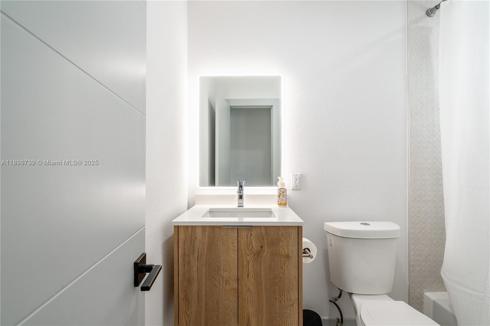 WESTWOOD LAKE 9TH ADDN - Residential