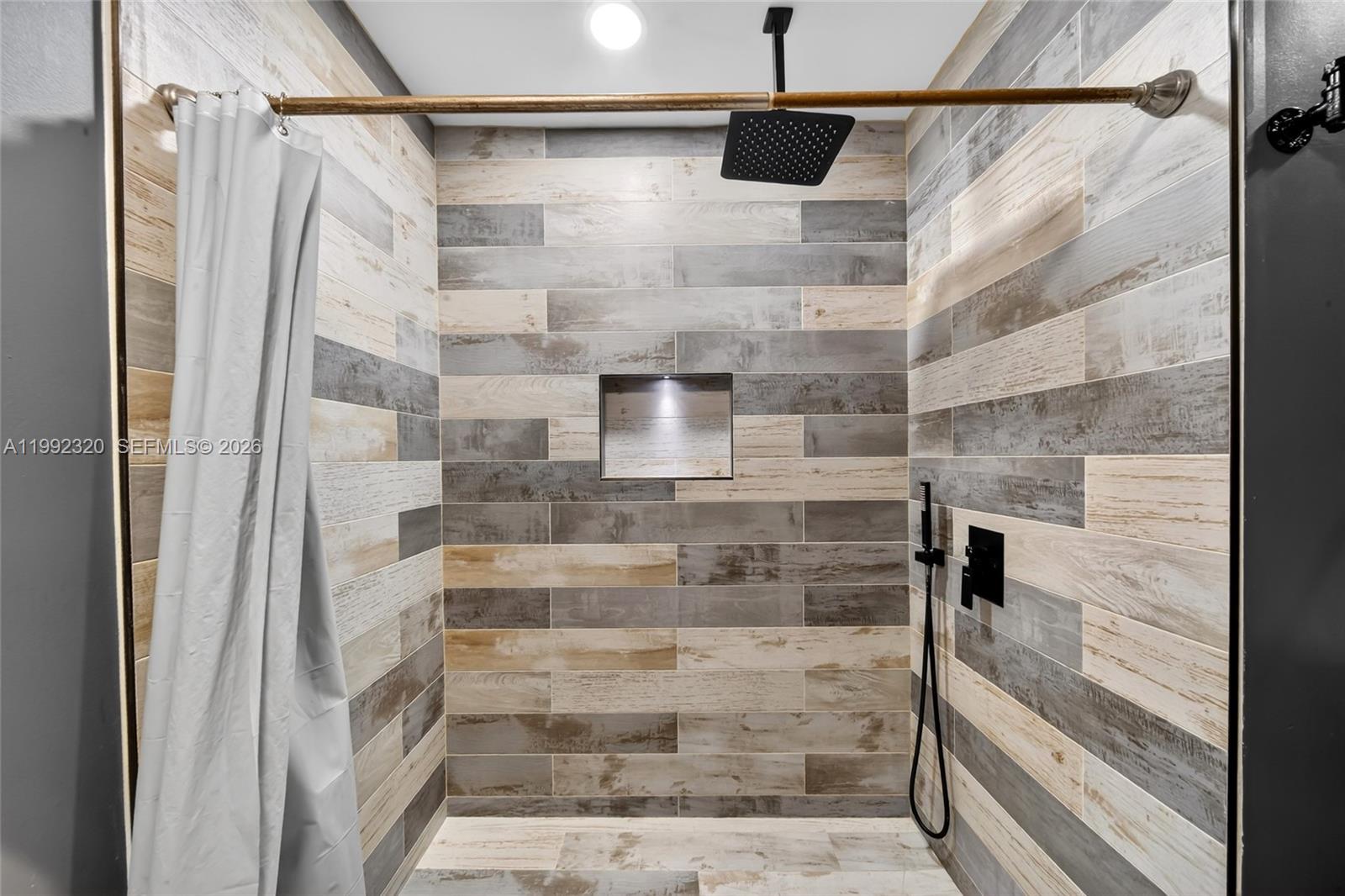 CROSSINGS SEC 6 THE - Residential