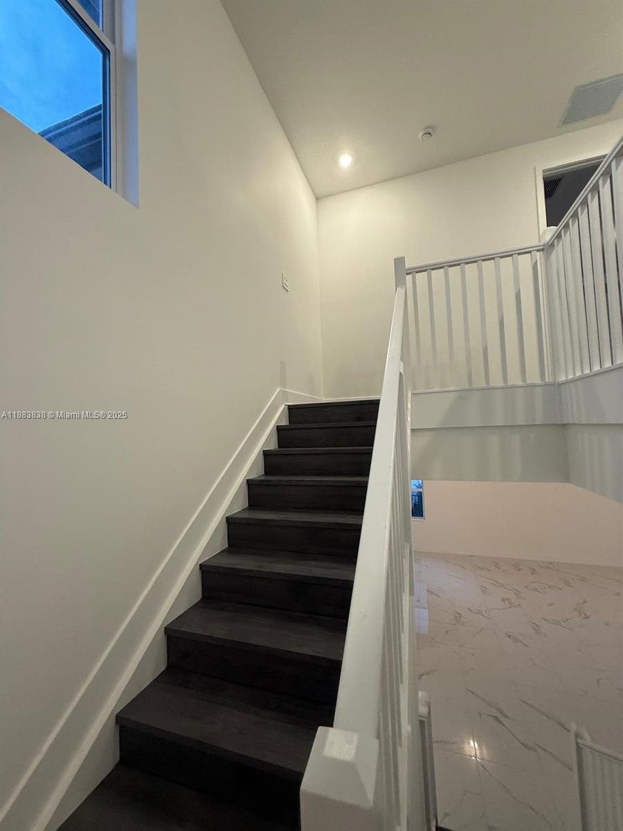 RESERVE AT DAVIE - Residential Lease