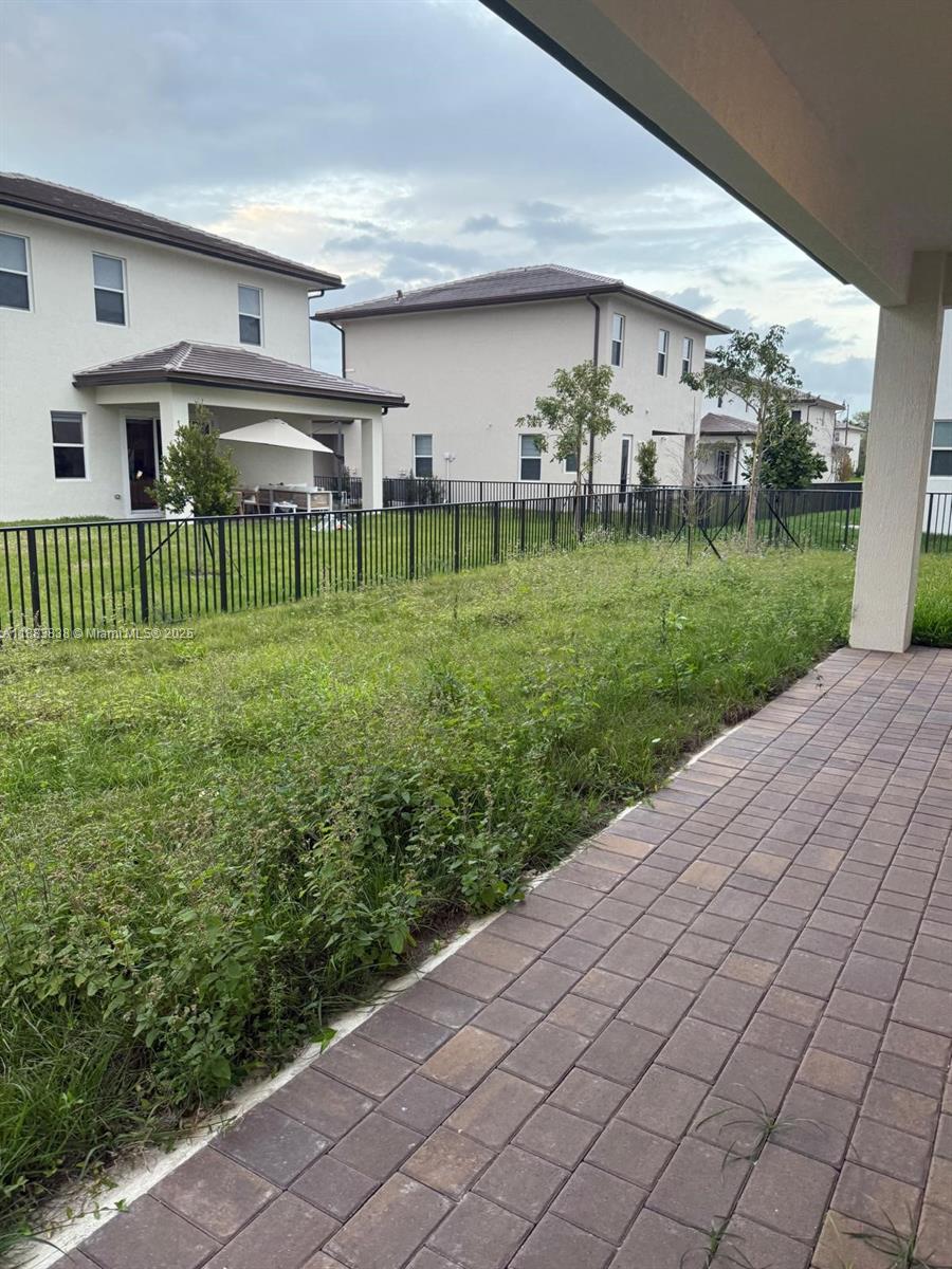 RESERVE AT DAVIE - Residential Lease