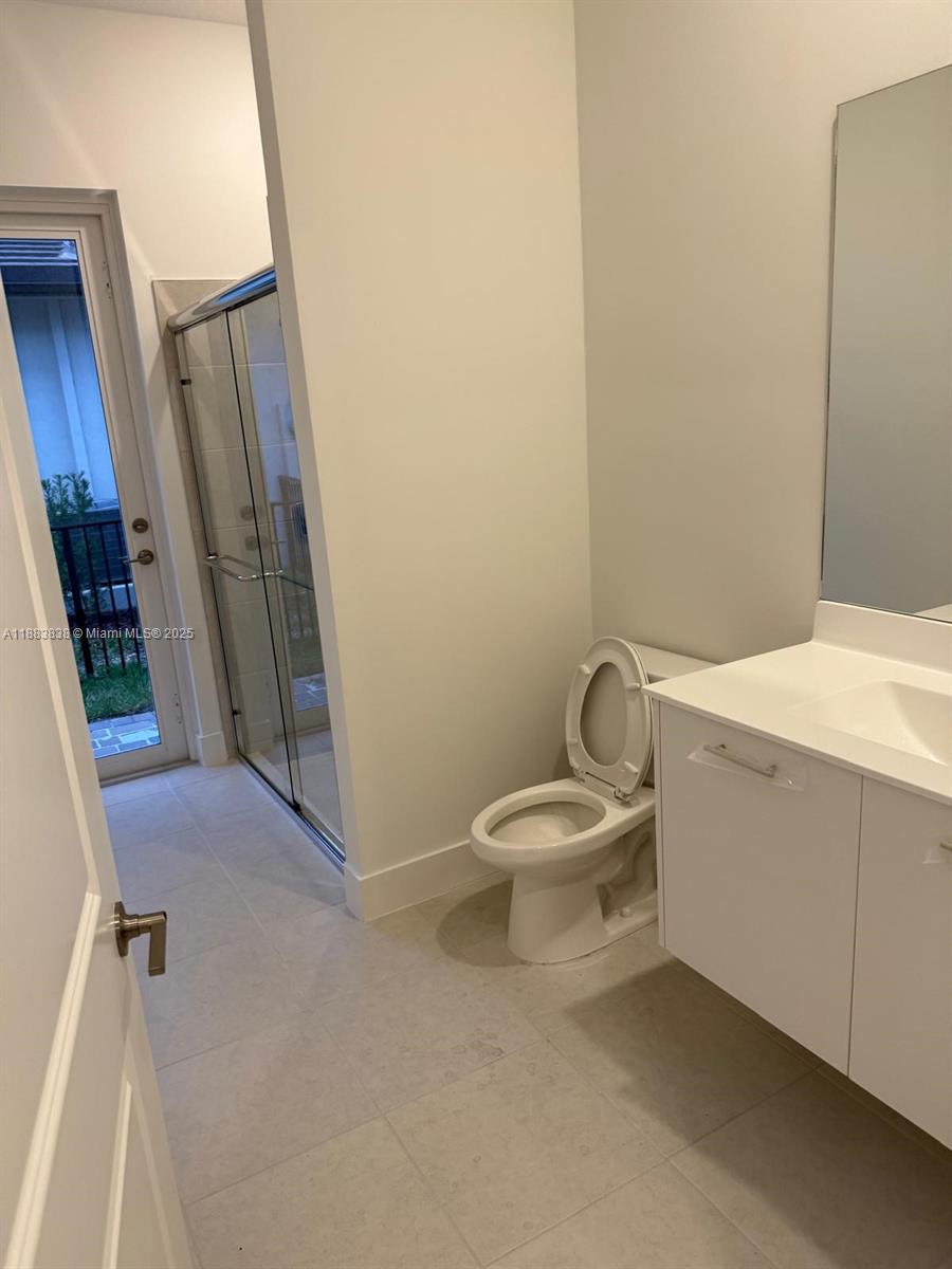 RESERVE AT DAVIE - Residential Lease